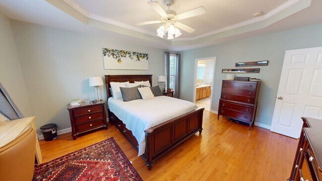 Building Photo - 5 Bedrooms with Golf Course Views in Carol...