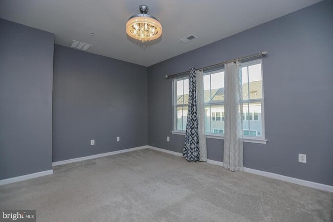 Building Photo - 1437 Strahorn Rd