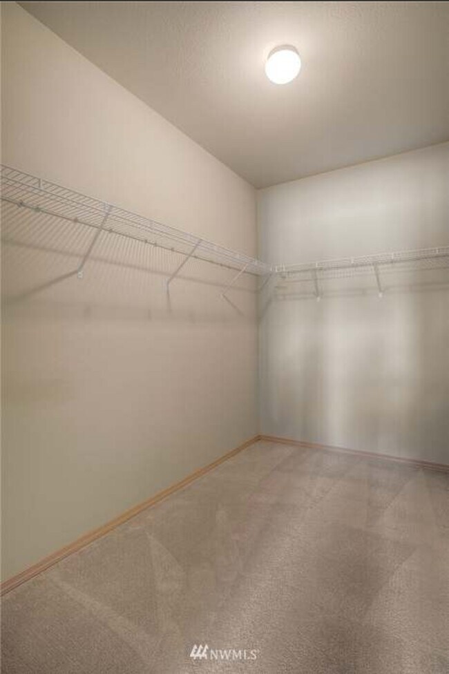 Building Photo - 10109 186th St E