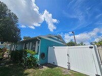Building Photo - 132 Guaymas Dr