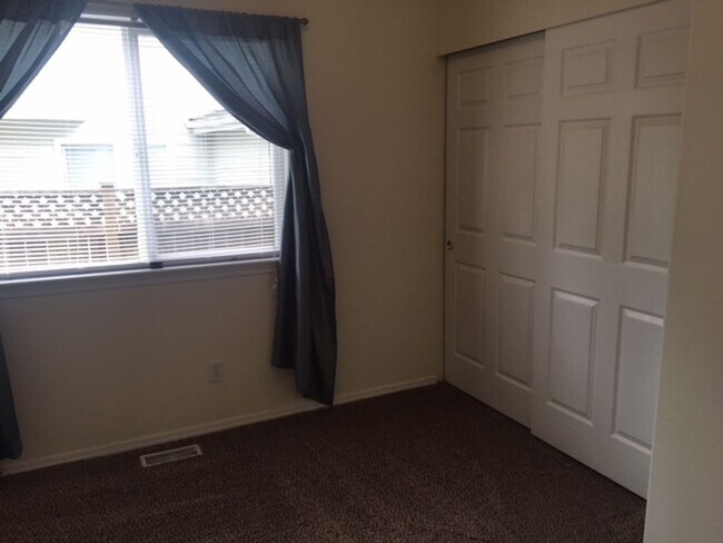 Building Photo - PRELEASING: 3 bed/2 bath House off Samish ...