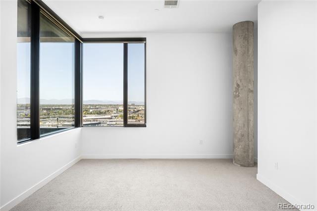 Building Photo - 3520 Chestnut Pl