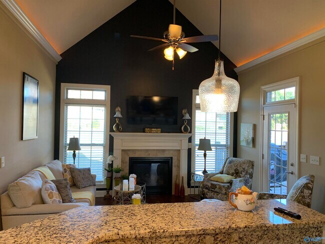 Building Photo - 123 Forest Ridge Dr