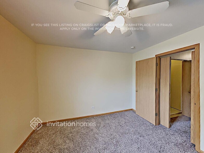 Building Photo - 2411 Oak Tree Ln