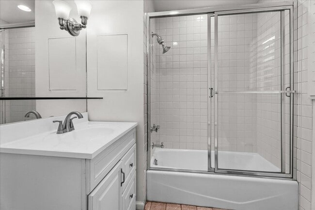 Building Photo - Private Hillside Retreat with Expansive Yard, Chef’s Kitchen, and Spa-Like Primary Suite