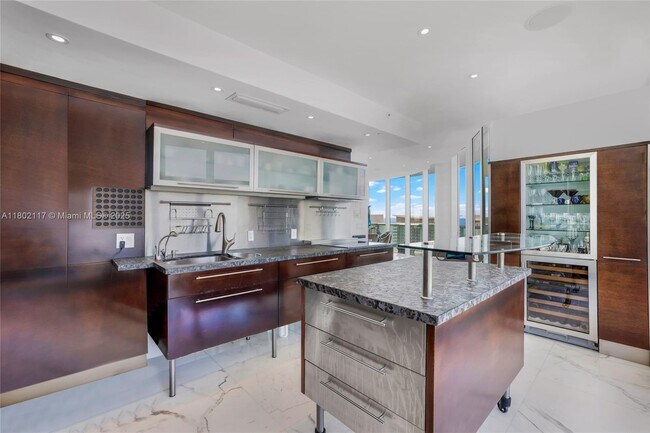 Building Photo - 6000 Indian Creek Dr