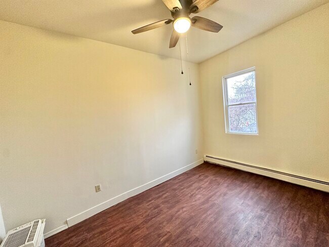 Building Photo - 189 Van Horne St