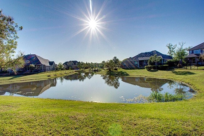 Building Photo - 10 Cayuga Pond Ct