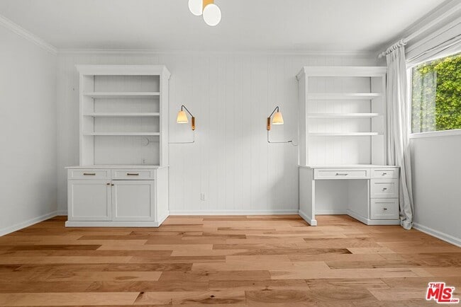 Building Photo - 10671 Holman Ave