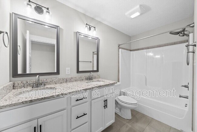 Building Photo - 538 Fieldview Wy