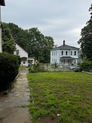 Building Photo - 20 Temple St