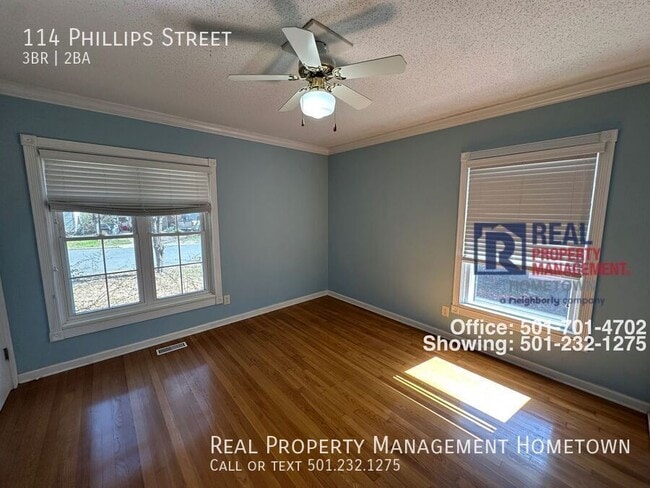 Building Photo - 114 Phillips St