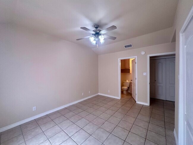 Building Photo - 9802 Cantera Ct
