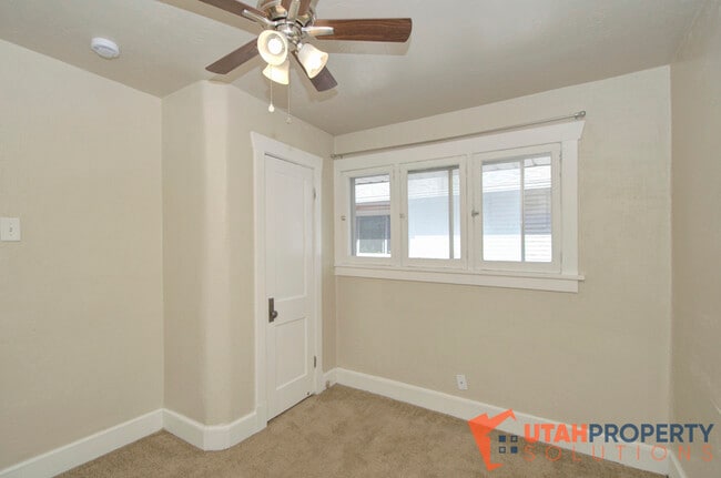 Building Photo - 1622 S Blair St