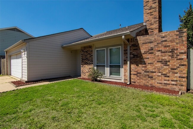 Primary Photo - 15806 Val Verde Dr