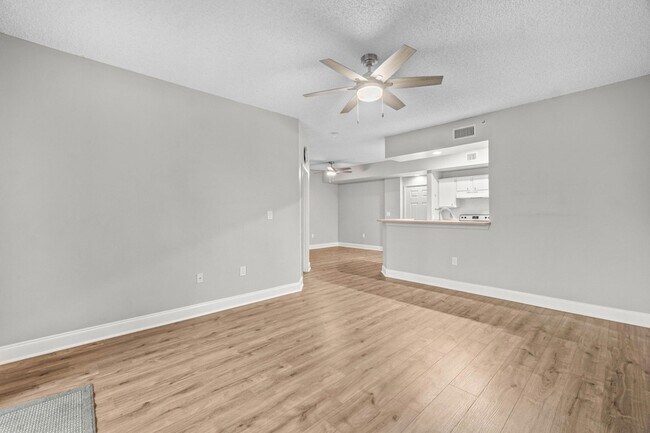 Building Photo - 1000 Scotia Dr