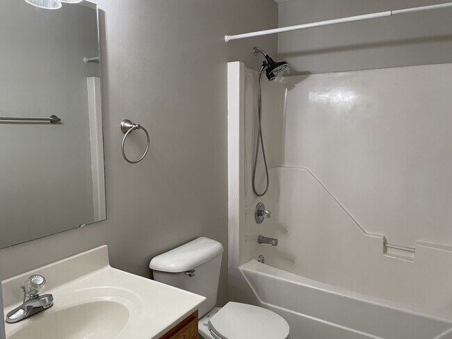 Building Photo - 346 Cresthaven Dr