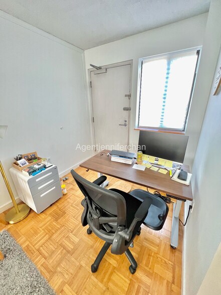 Building Photo - 147 Kelton St