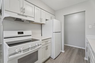 Building Photo - Rosedale Court Apartments