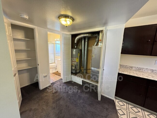 Building Photo - 1129 Cree Dr