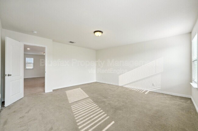 Building Photo - 3306 Putnam Fields