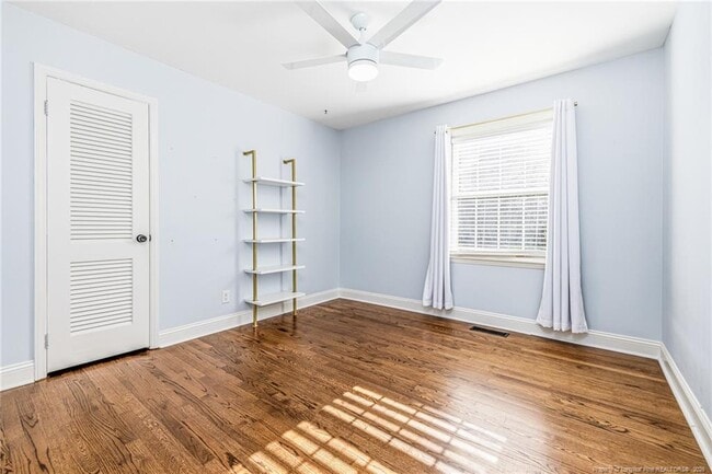 Building Photo - 325 Northview Dr