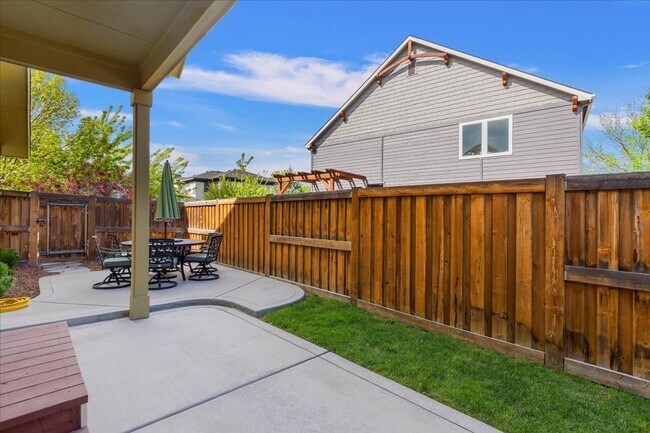 Building Photo - 3-Bedroom Craftsman-Style Home