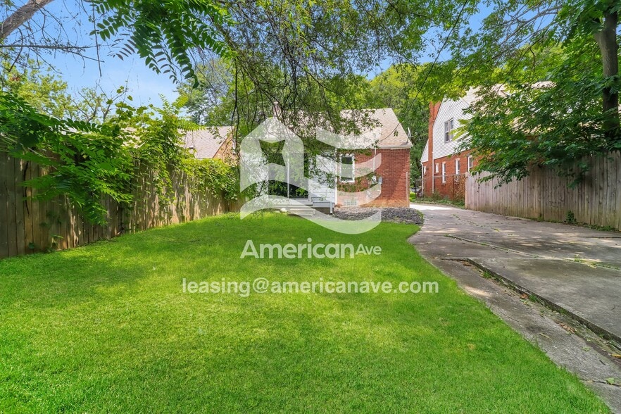 Building Photo - 12641 Mettetal St