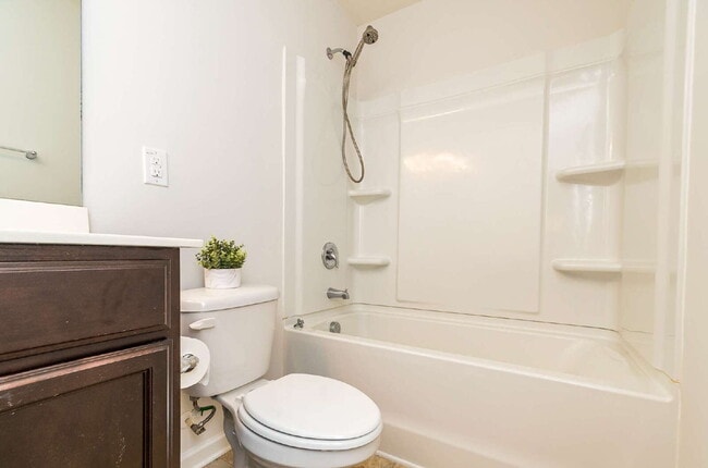 Building Photo - Stunning 4-Bed Home in Wendell with Granit...