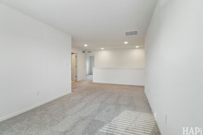 Building Photo - 2029 Magnolia Ln