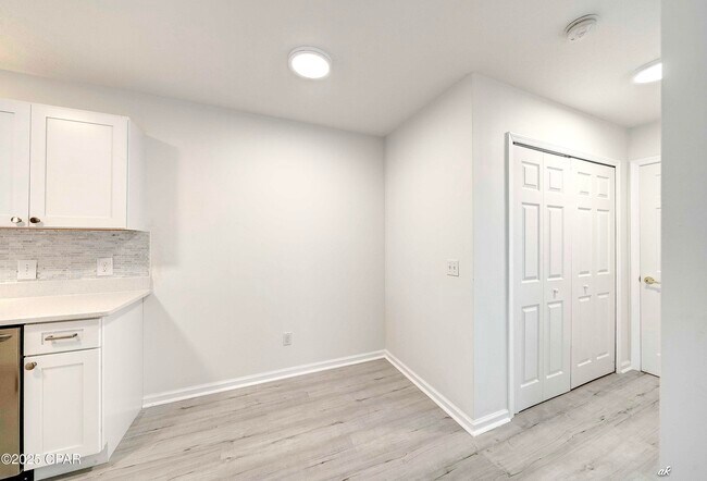 Building Photo - 2625 Lagoon Knoll Dr