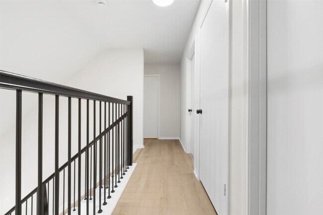 Building Photo - 16615 Glamis Ln