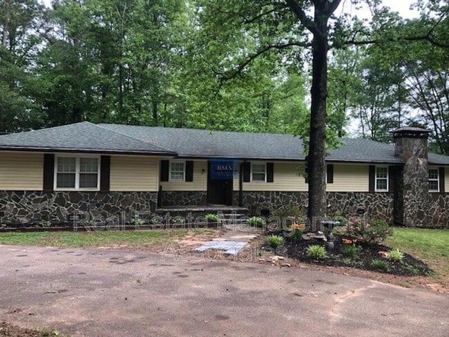 Primary Photo - 17025 Wildwood Rd
