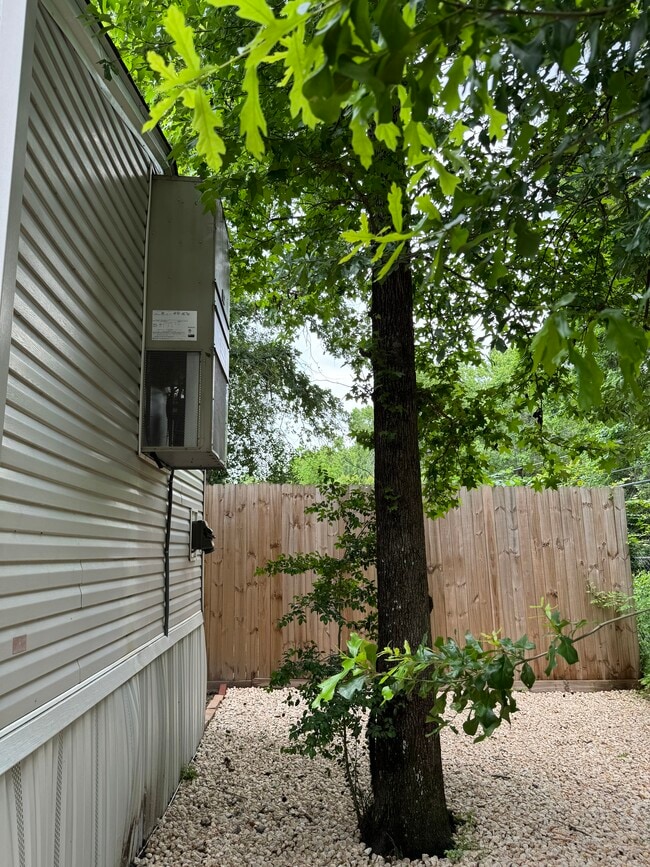 Building Photo - 16482 Eastchase St