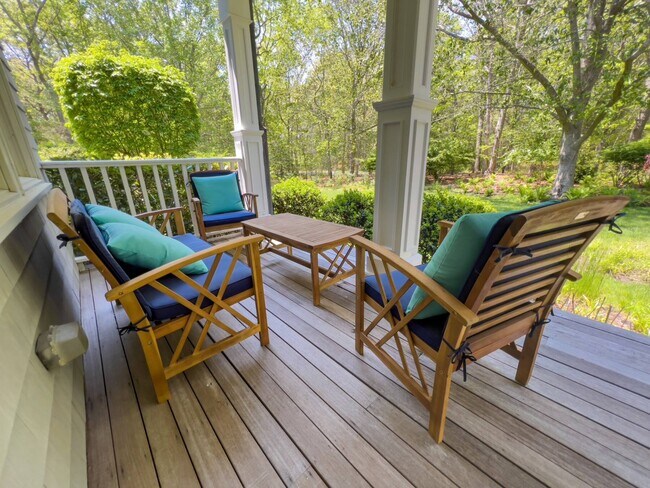 Building Photo - 118 Water Mill Towd Rd