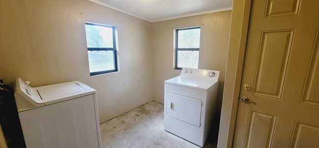 Building Photo - 11 Trails End Rd