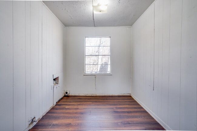 Building Photo - 901 N Howeth St