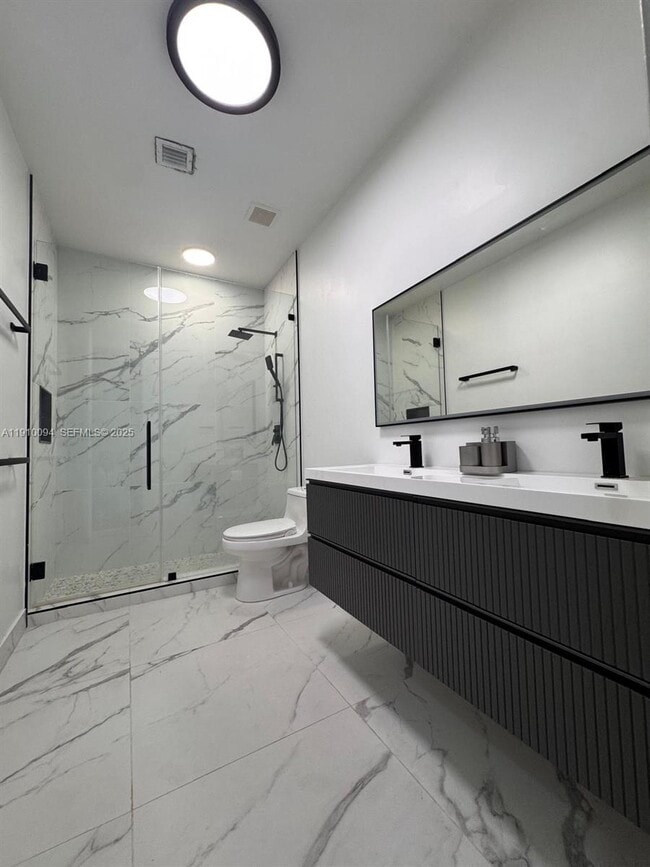 Building Photo - 8850 NW 98th Ct