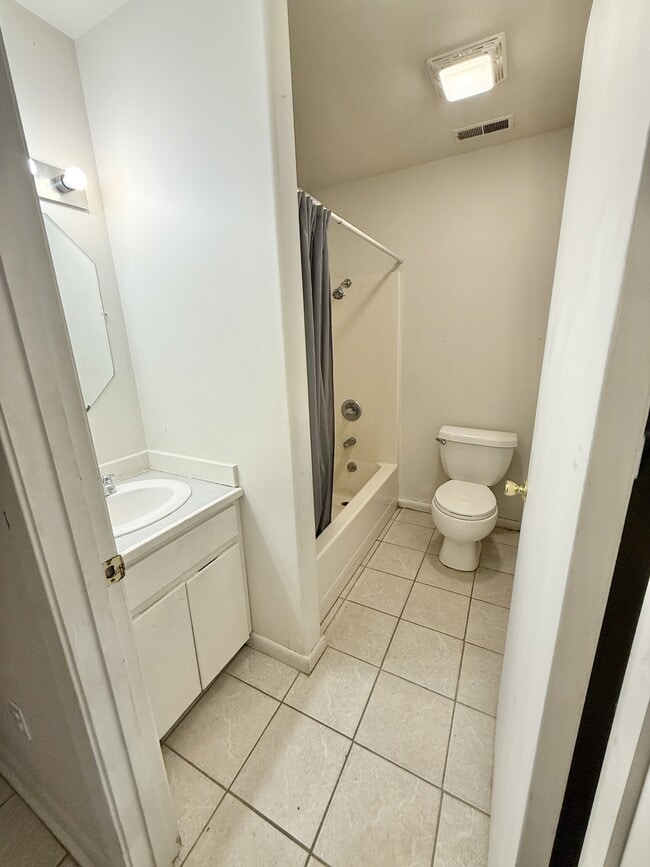 Building Photo - 207 Brantley Cir