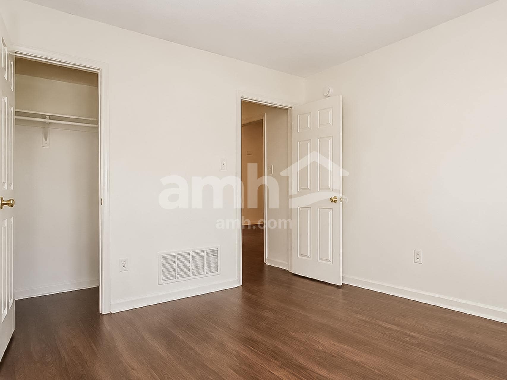 Building Photo - 660 Timber Creek S