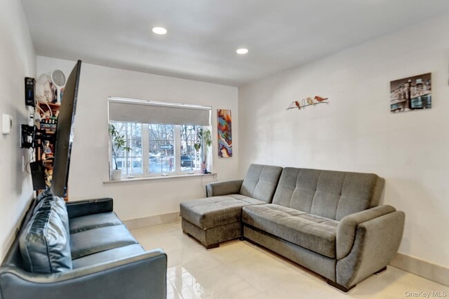 Building Photo - 1701 Burnett St