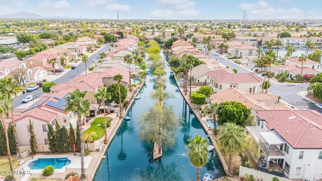 Building Photo - 589 N Acacia Dr