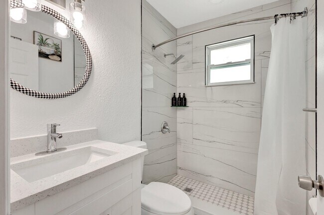Building Photo - 3837 NE Melba Dr