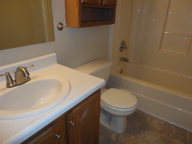Building Photo - 8956 Mallard Green Dr