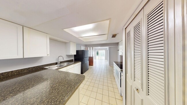 Building Photo - 3 Bed / 2 Bath Home In Deltona Available NOW!!