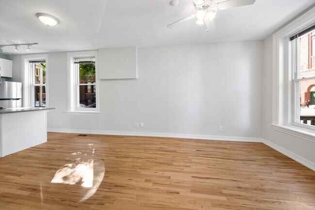 Building Photo - 1437 Superior-1F