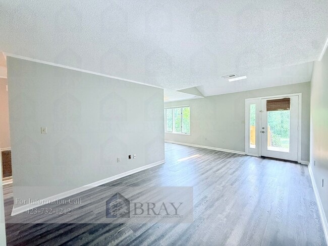 Building Photo - 411 Parkridge Dr
