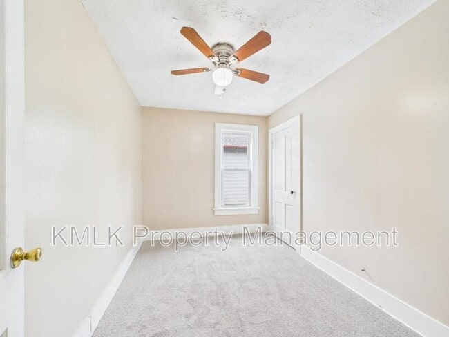 Building Photo - 666 Kling St