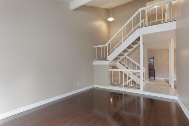 Building Photo - 3087 Balearic Dr SE