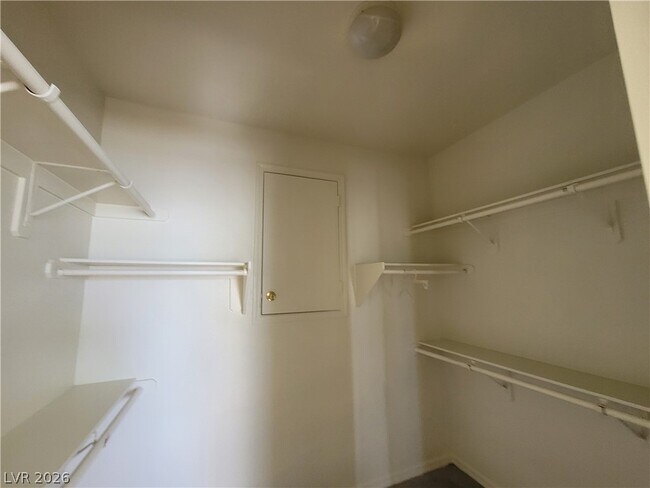 Building Photo - 7817 W Falcon Wing Ave